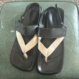 ALOHAS Black and Cream Sandals